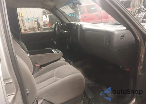 2005 Chevrolet Silverado 1500 Ls from USA, damaged, VIN 2GCEK13T251106635